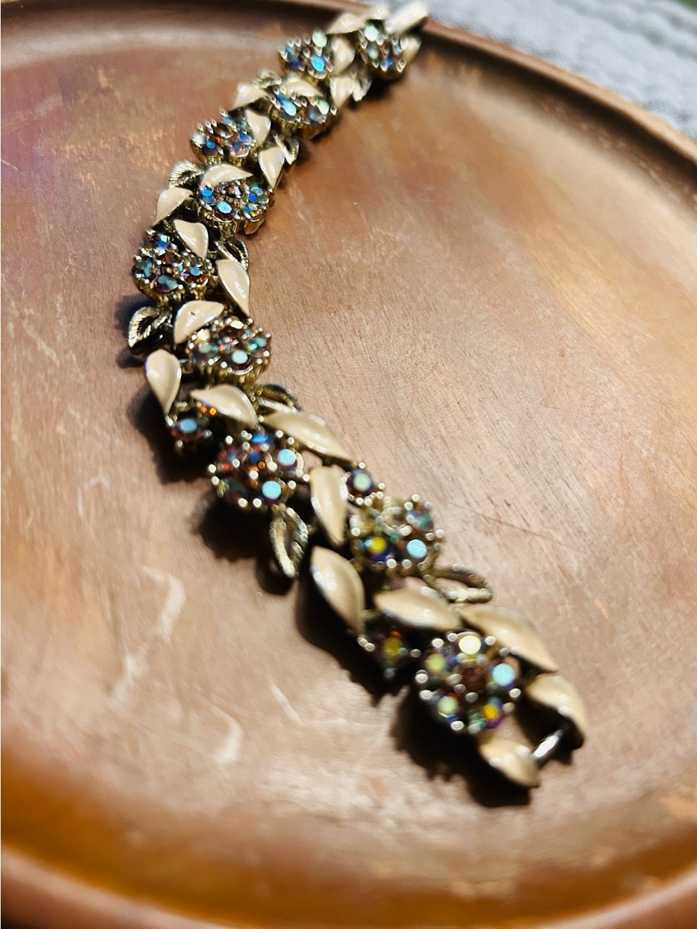 Lisner Vintage Gold Tone Crystal Floral Link Bracelet - Gold